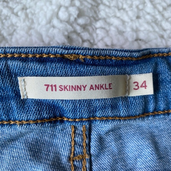 Levi Jeans - Picture 3 of 3